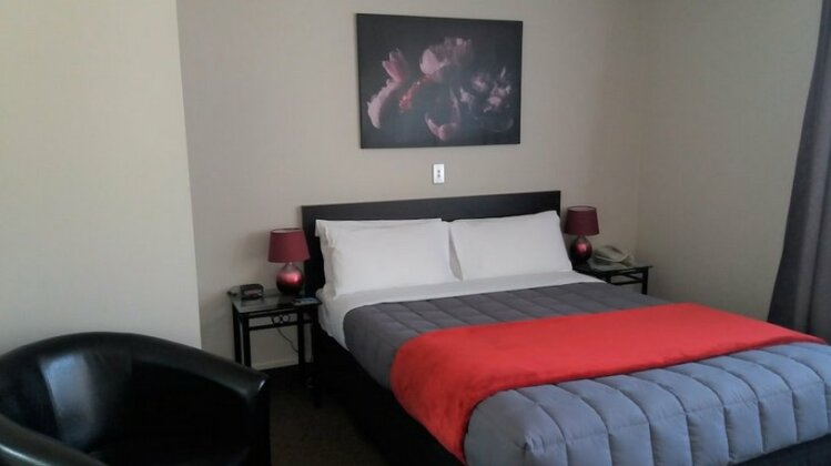 Bay Palm Motel - Photo4