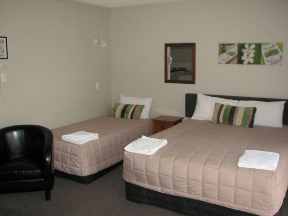 Cobblestone Court Motel - Photo4
