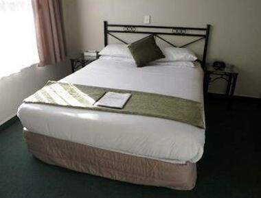 Durham Court Motor Inn - Photo5