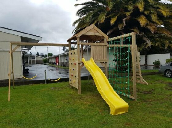 Fountain Court Motel - Photo2
