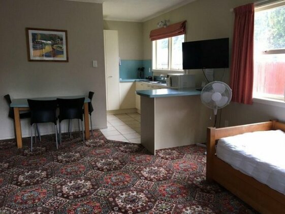 Fountain Court Motel - Photo5
