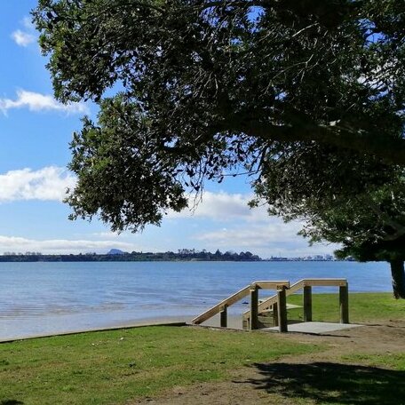 Parrot Nest Tauranga - Photo4