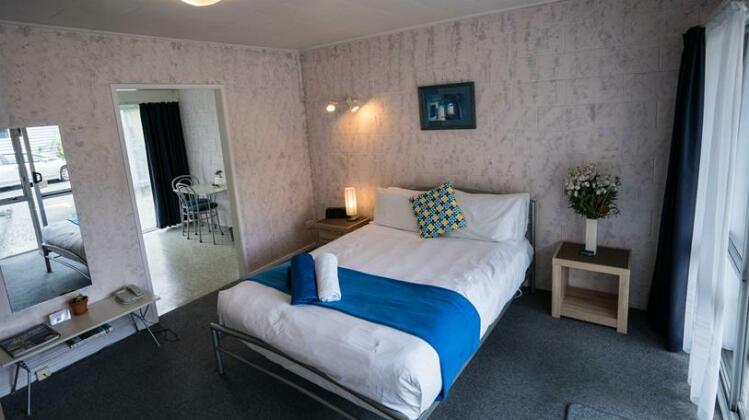 Roselands Motel - Photo2