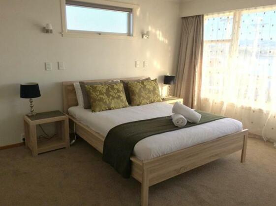 Stay On Tanner - Photo2
