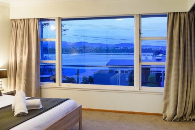 Stay On Tanner - Photo4