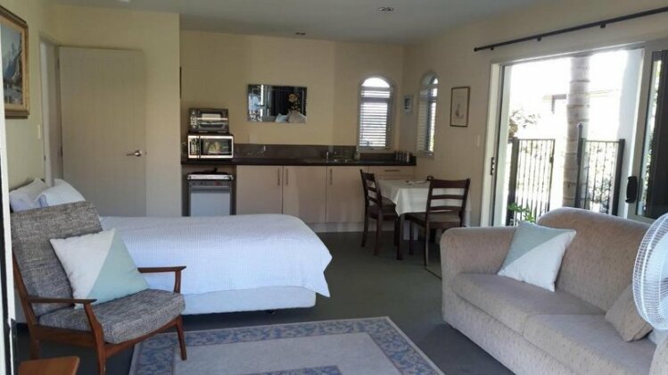 Stylish Matua Apartment - Photo3