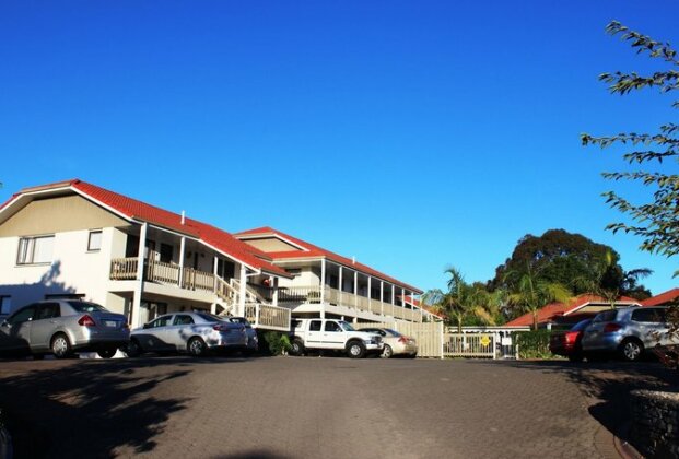 Summit Motor Lodge