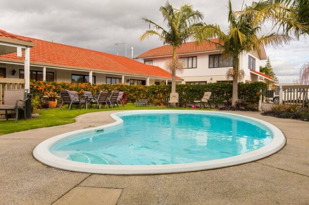 Summit Motor Lodge - Photo4