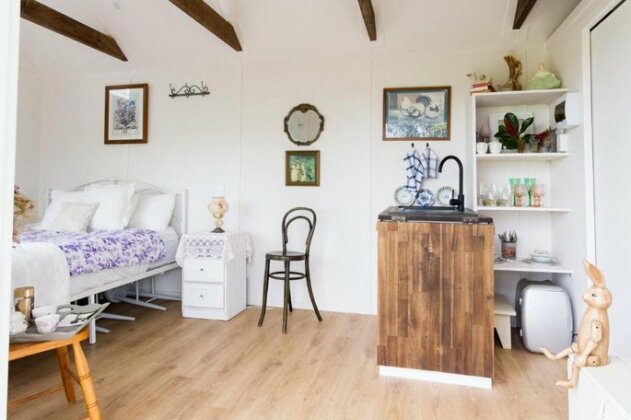 Thistle and Pine Cottage Farmstay