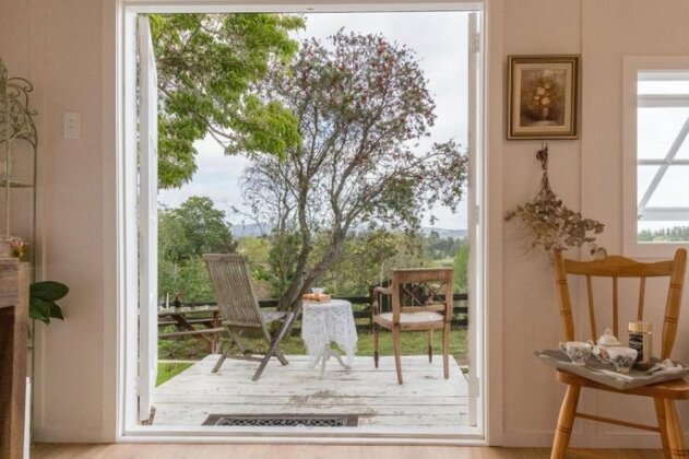 Thistle and Pine Cottage Farmstay - Photo2