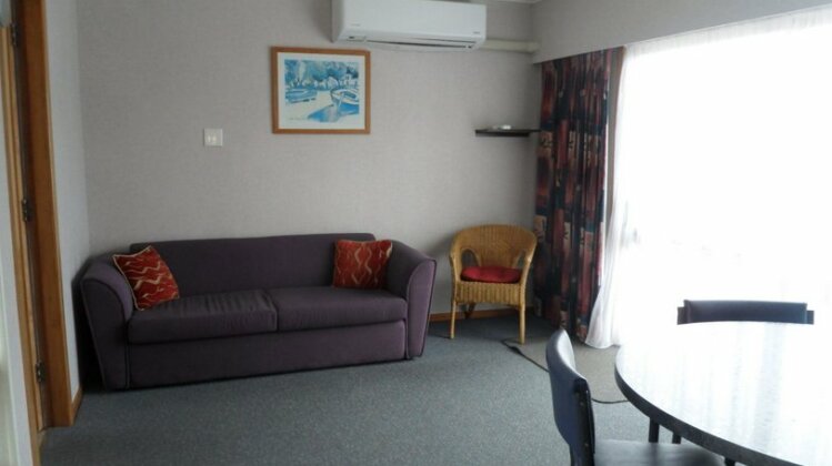Red Tussock Motel - Photo4