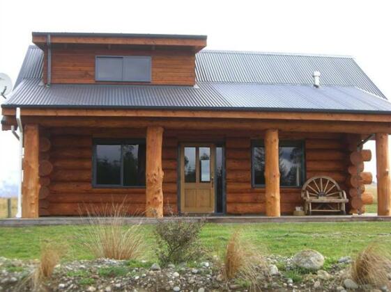 The Hollows Luxury Log Cabin