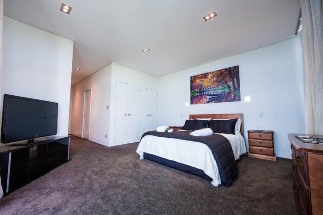 Minden Heights Bed and Breakfast - Photo3