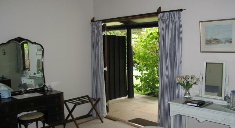 Thorold Country House - Photo3