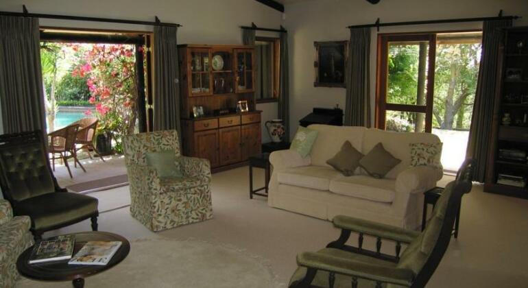 Thorold Country House - Photo4