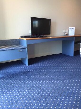 Bay City Motor Lodge - Photo3