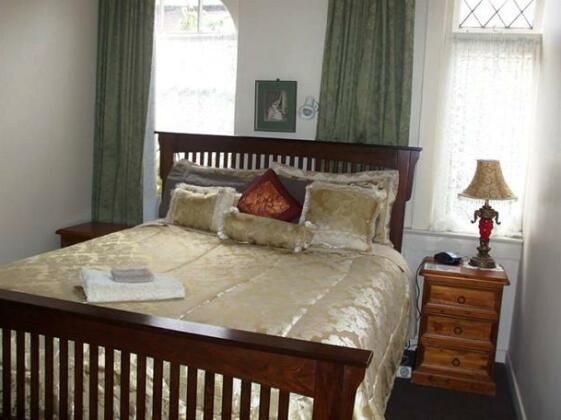Elizabeth Court Bed and Breakfast - Photo4