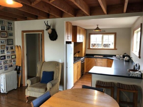 4 Season Retreat - Photo5