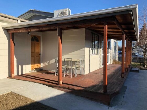 Comfortable & Close to Town - Photo3