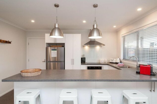 Luxury Rata Apartment - A - Photo4