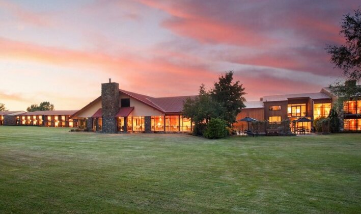 Mackenzie Country Hotel - Photo2
