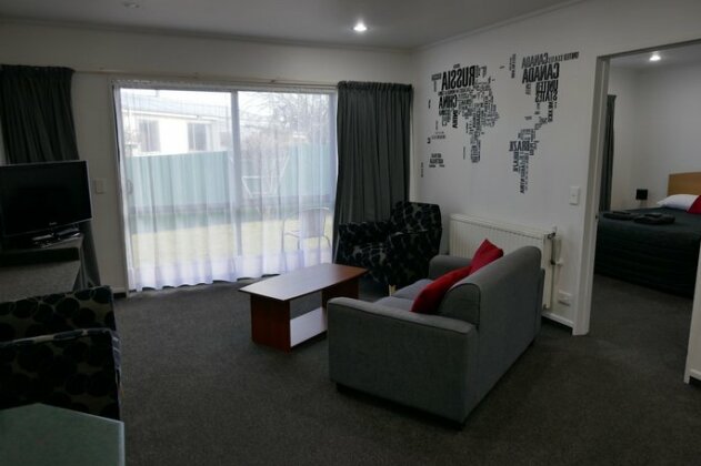 The Lakes Motel - Photo5