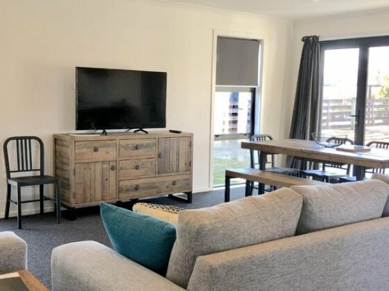 Townhouse Feel in Irishman - Photo2