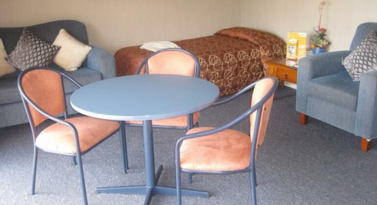 Bay Vista Waterfront Motel - Photo3