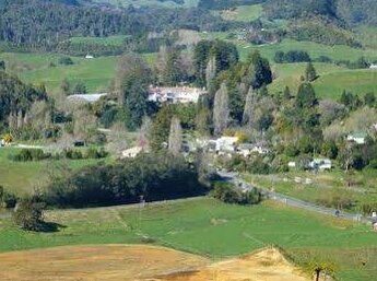 Waitomo Caves Guest Lodge - Photo5