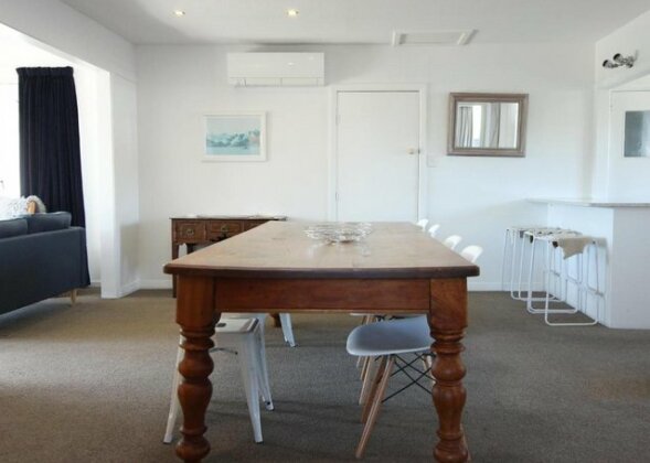 1 - Delightfully Fresh Private Home Close To Town - Photo2