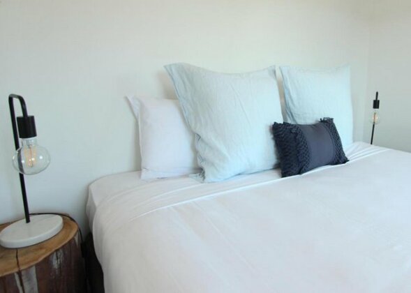 1 - Delightfully Fresh Private Home Close To Town - Photo4