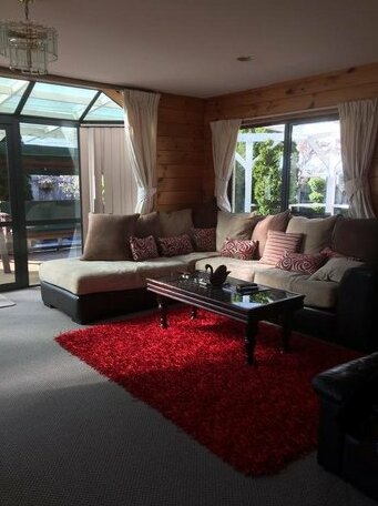 8 Adobo House - Photo5