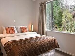 Central Wanaka Townhouse - Photo2