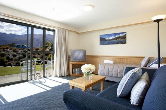 Clearbrook Motel & Serviced Apartments - Photo4