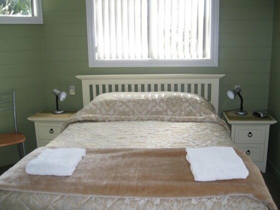 Collinson's Cottage And Apartment - Photo3
