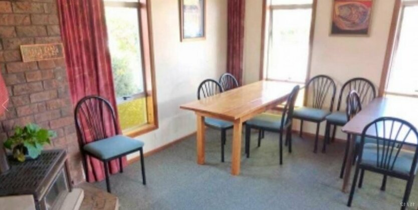 Holly's Backpackers - Photo2