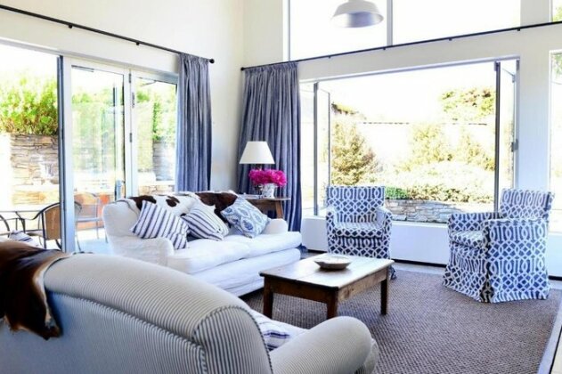 Lakeside Residence by Touch of Spice - Photo3