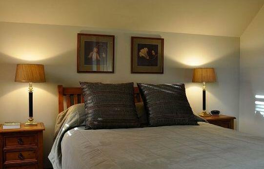 Luxury on Lansdown - Photo3