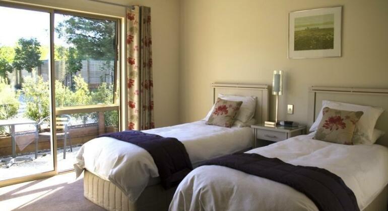 Maple Lodge Luxury Bed & Breakfast - Photo5
