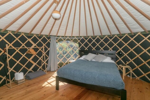 Oasis Yurt Lodge - Photo2