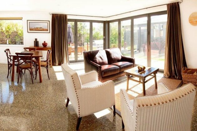 Pembroke Villa - Photo2