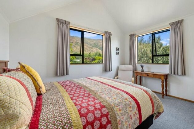 Wanaka Tranquility - Wanaka Holiday Home - Photo2