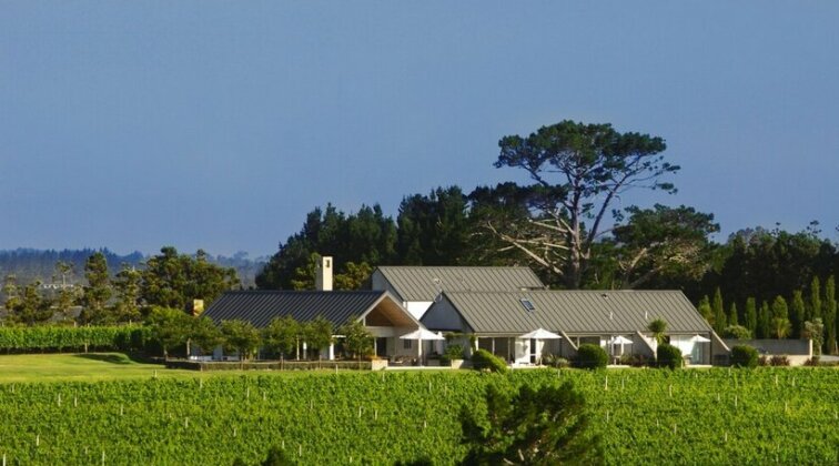 Takatu Lodge and Vineyard - Photo2