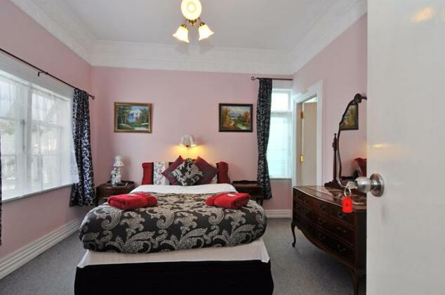 Richmond Guest House Bed & Breakfast - Photo4