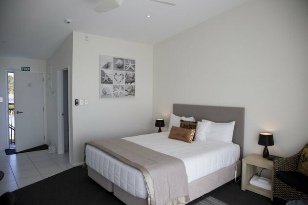 Carters by the Sea Beachside Apartments - Photo5