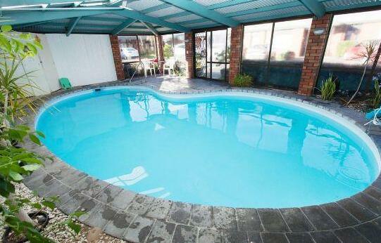 Alton Lodge Motel - Photo2
