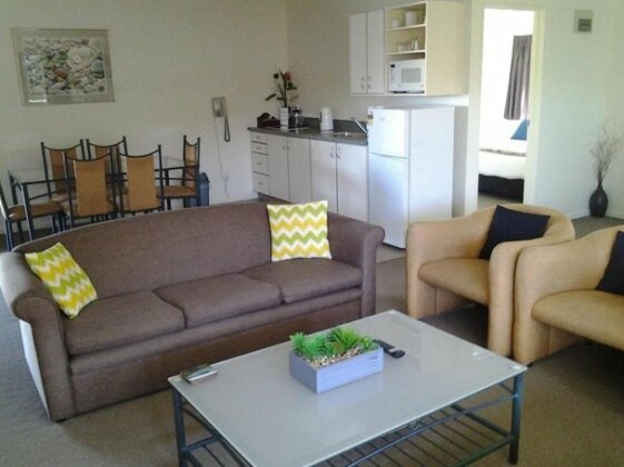 Barringtons Motor Lodge - Photo5