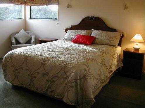 Crestwood Bed and Breakfast - Photo5