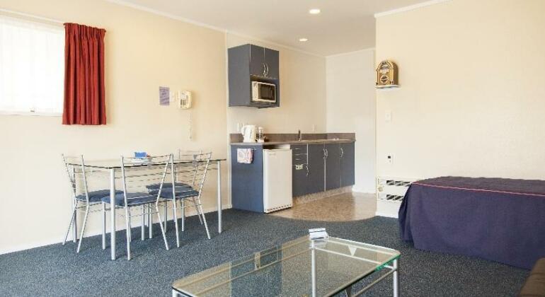 Livingston Motel - Photo4