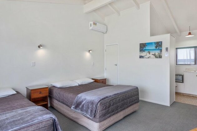 NauMai Motel - Photo4